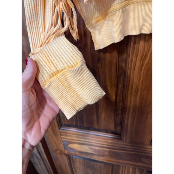 Free People One Cropped
Interlaken side ties thermal Top yellow sz small - Picture 5 of 6